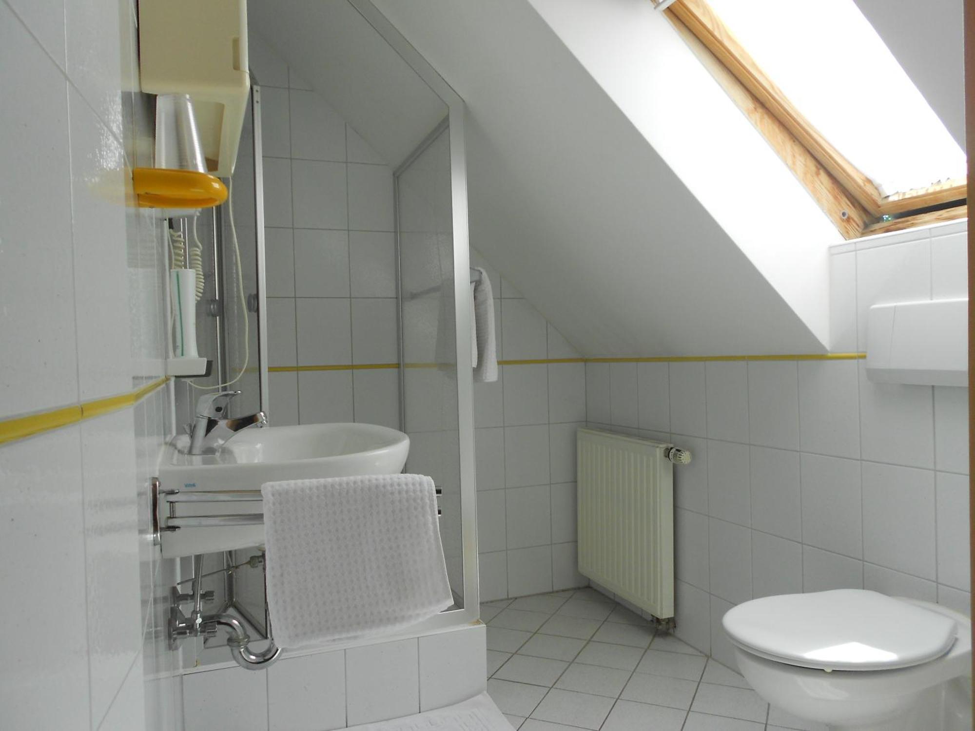 Apartment-Pension Schwalbennest Herzogenaurach Rum bild