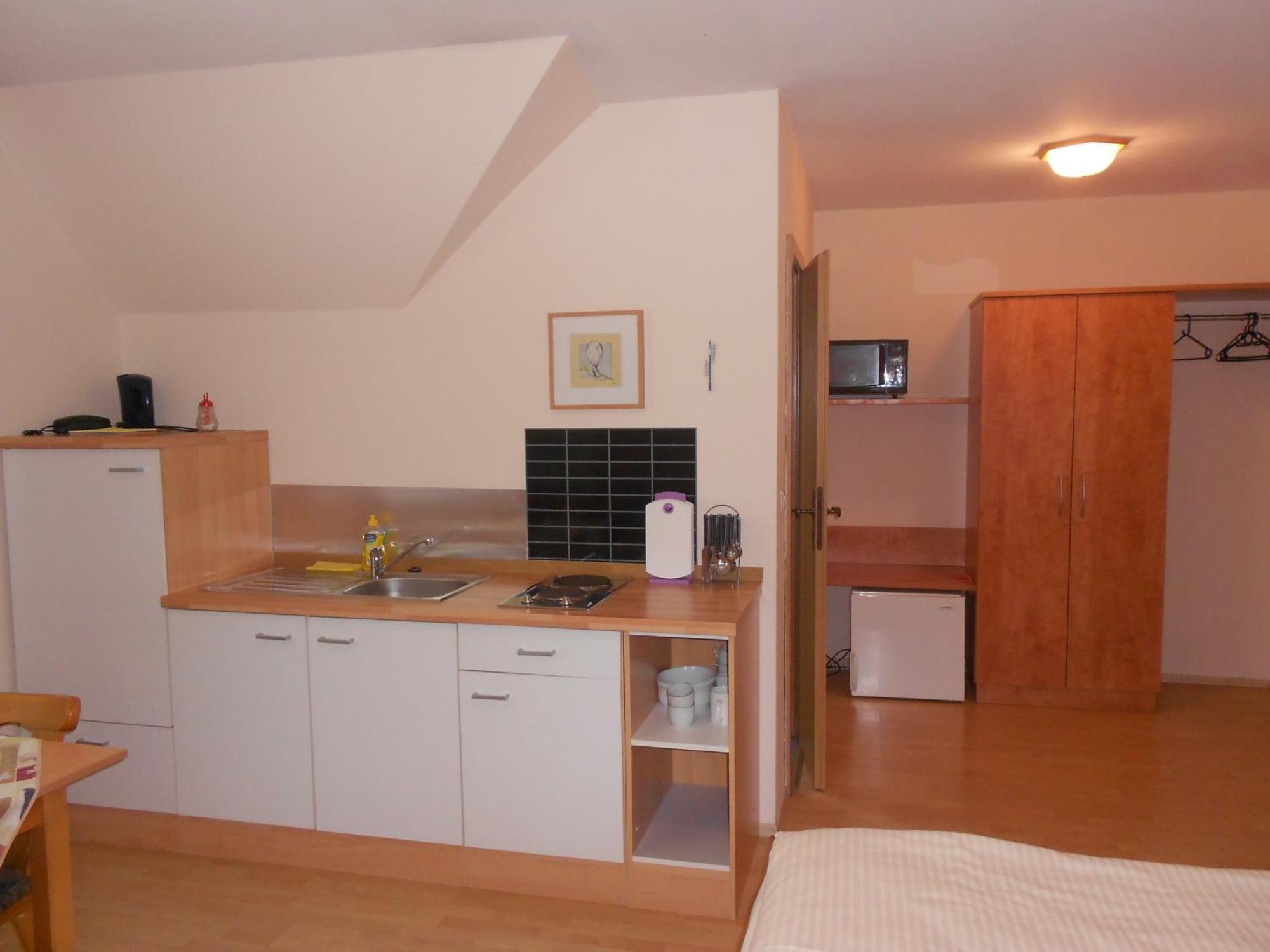 Apartment-Pension Schwalbennest Herzogenaurach Rum bild
