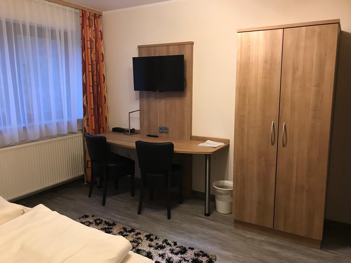 Apartment-Pension Schwalbennest Herzogenaurach Rum bild